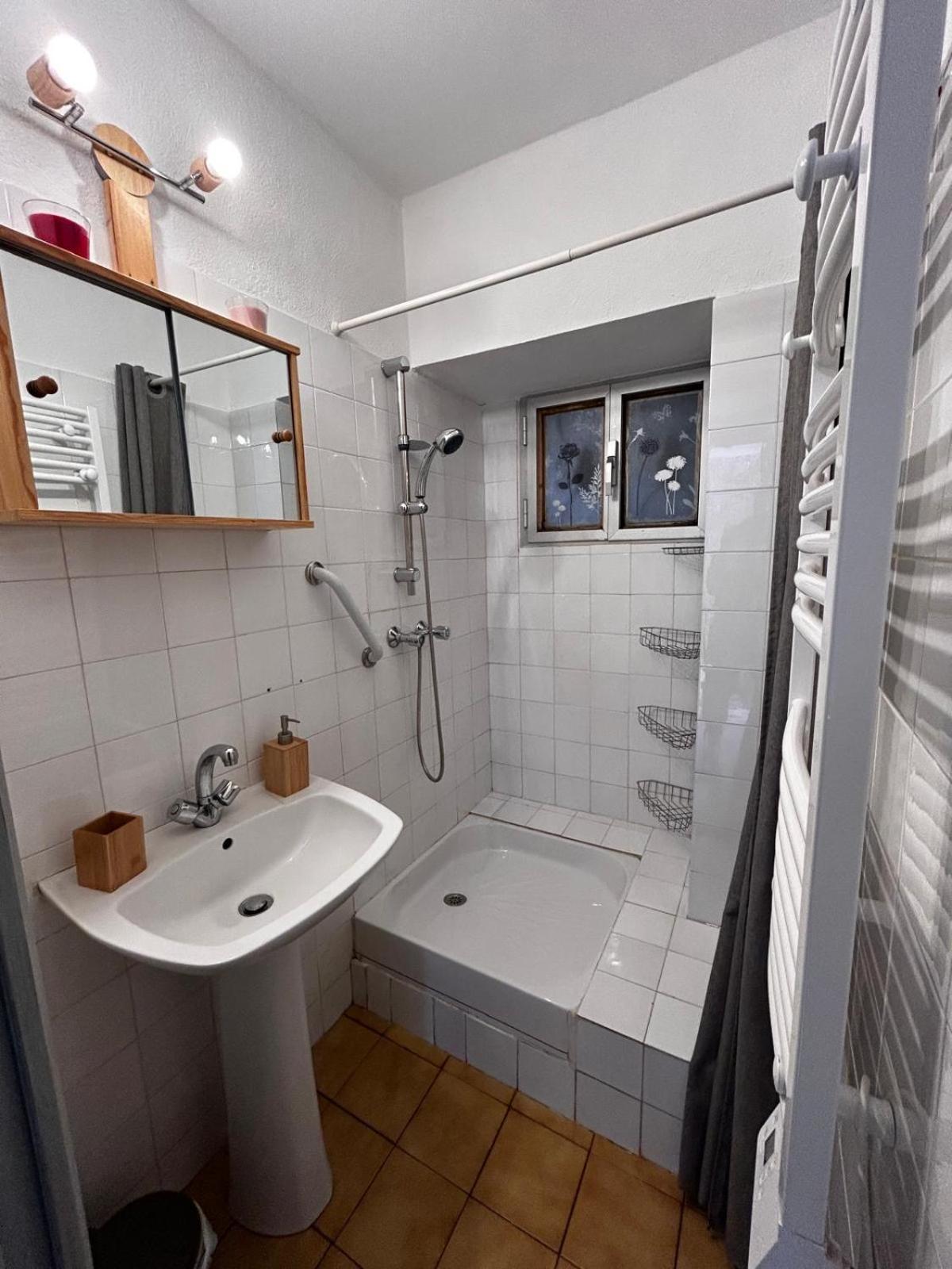 Le Petit Villecrozien Apartment *